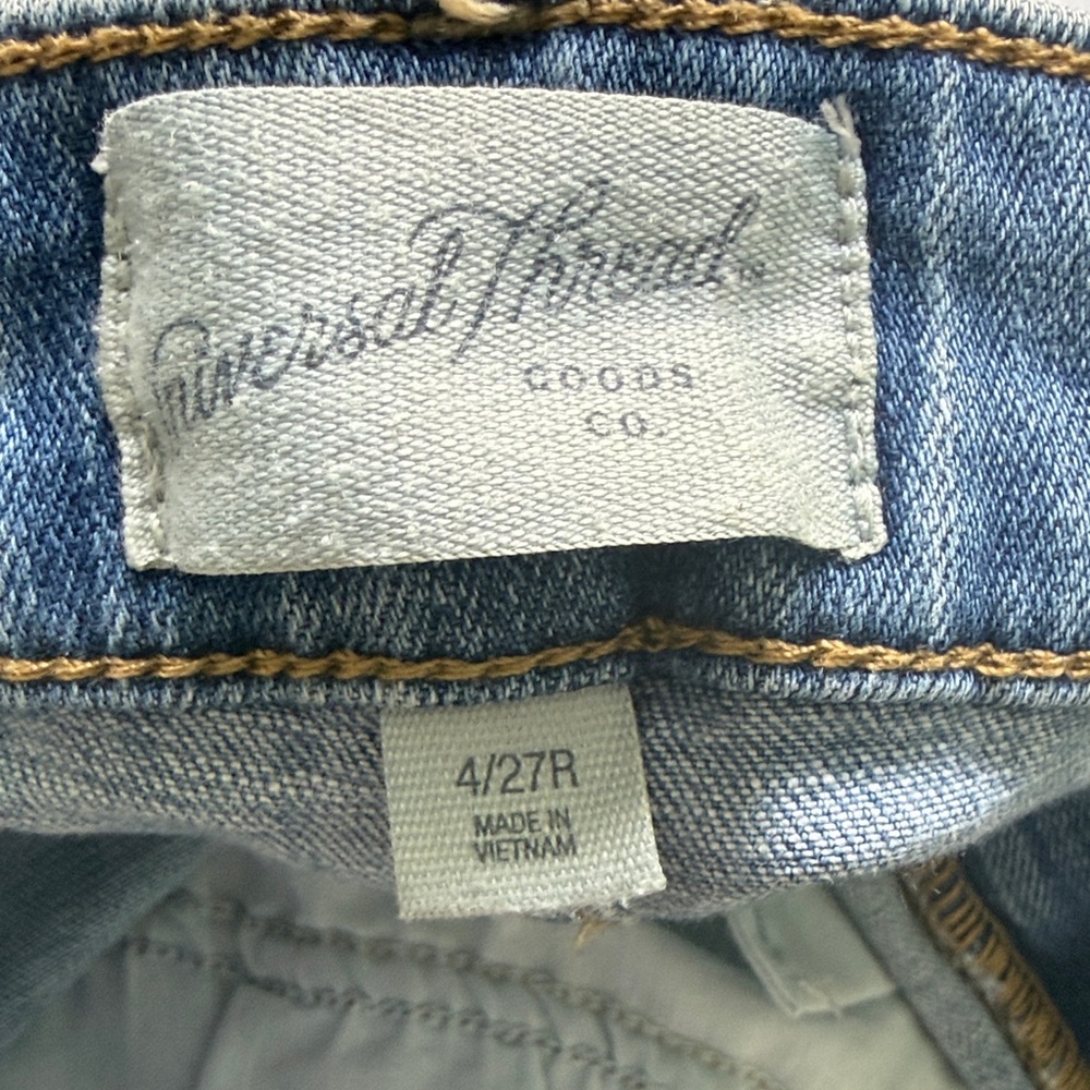 Universal Thread Women's Straight Leg Jeans - Light Blue - Picture 4 of 5